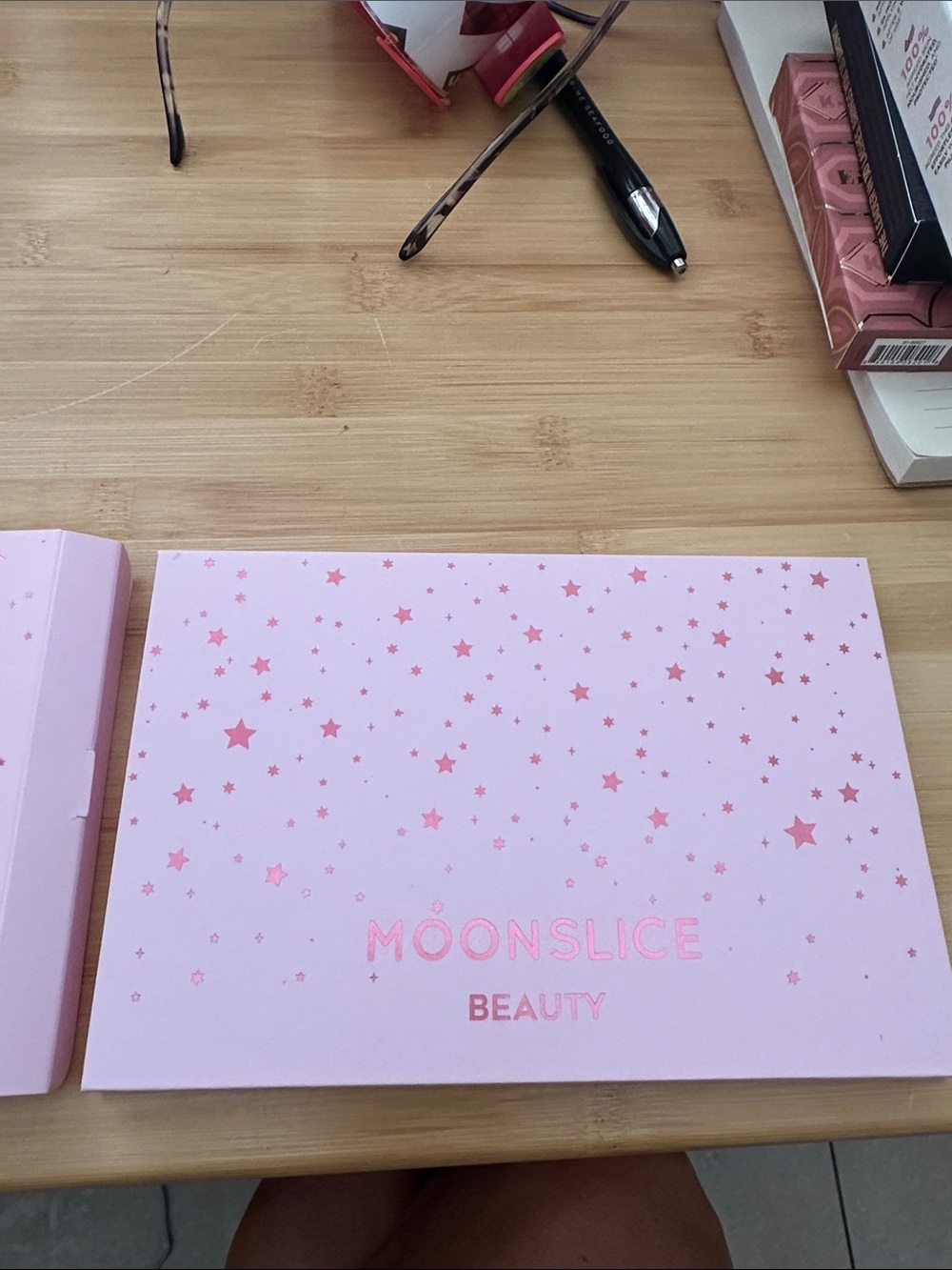 Moonslice beautyPink Eyeshadow Palette - Soft Pink